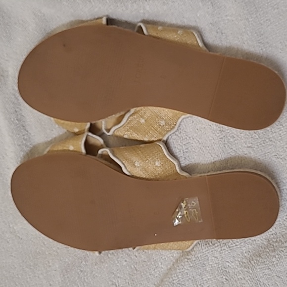 J. Crew Women's Gold and‎ Cream Sandals zise used good condition. - Picture 7 of 10